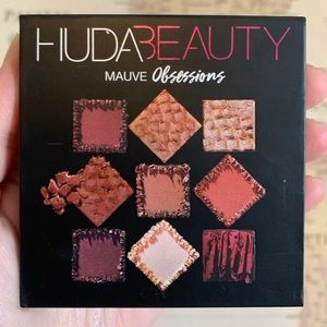 Mauve Obsessions by HUDA BEAUTY